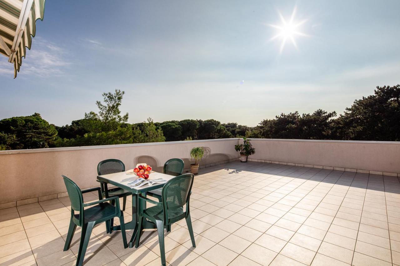 Residence Airone Lignano Sabbiadoro Exterior photo