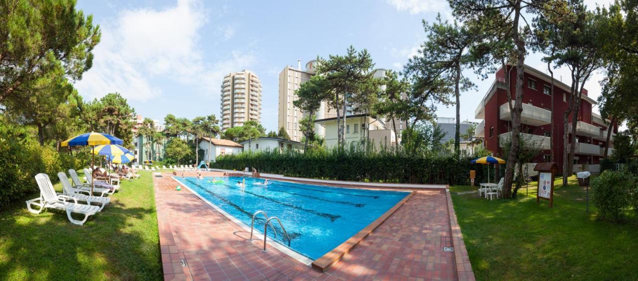 Residence Airone Lignano Sabbiadoro Exterior photo